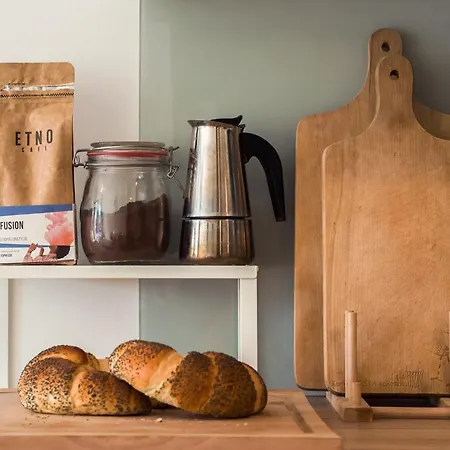 アパート Urocze Mieszkanie Z Ogrodkiem I Bezplatny Parking ヴロツワフ