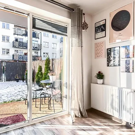 Urocze Mieszkanie Z Ogrodkiem I Bezplatny Parking * ヴロツワフ