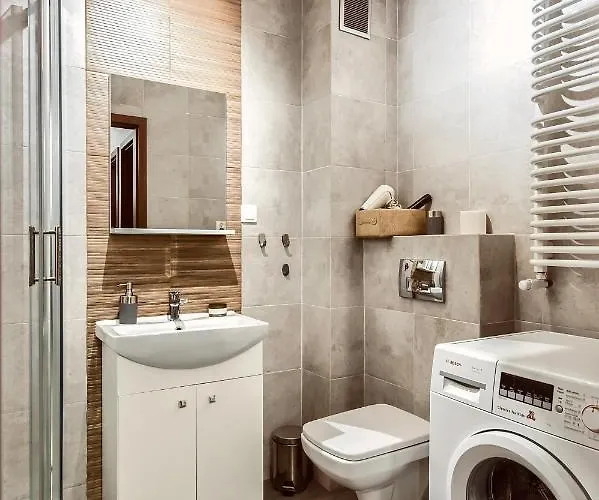 Urocze Mieszkanie Z Ogrodkiem I Bezplatny Parking *