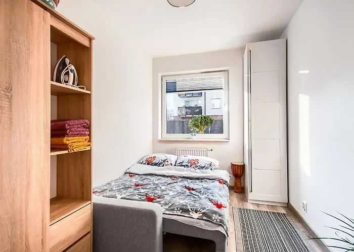 Urocze Mieszkanie Z Ogrodkiem I Bezplatny Parking Apartmán *