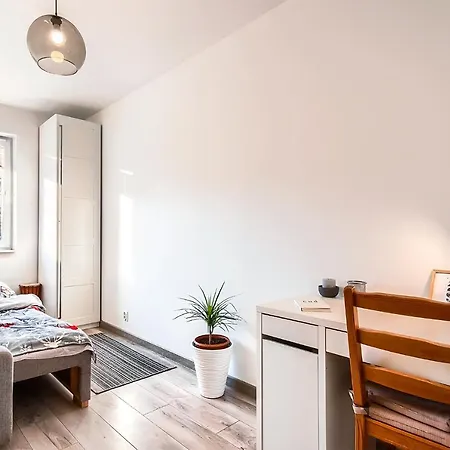 Urocze Mieszkanie Z Ogrodkiem I Bezplatny Parking Wroclaw