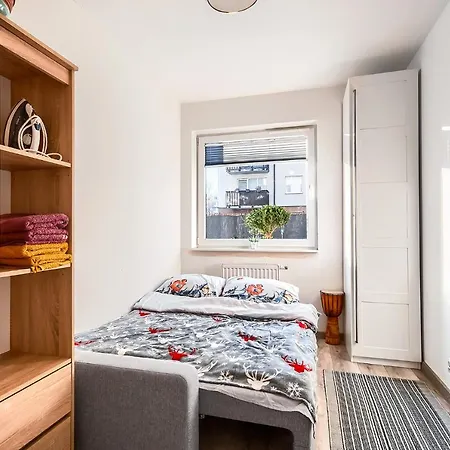 Urocze Mieszkanie Z Ogrodkiem I Bezplatny Parking Apartmán *