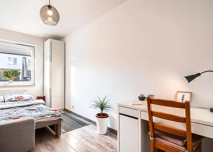 Urocze Mieszkanie Z Ogrodkiem I Bezplatny Parking Wroclaw