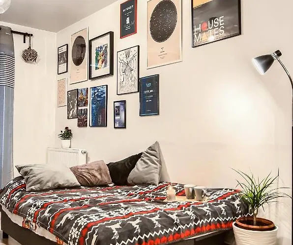 Apartament Urocze Mieszkanie Z Ogródkiem I Bezpłatny Parking