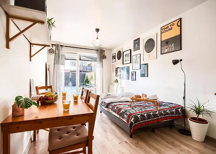 Urocze Mieszkanie Z Ogródkiem I Bezpłatny Parking Wrocław